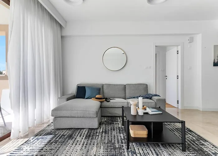 Апартаменты Aphrodite Hills Stunning